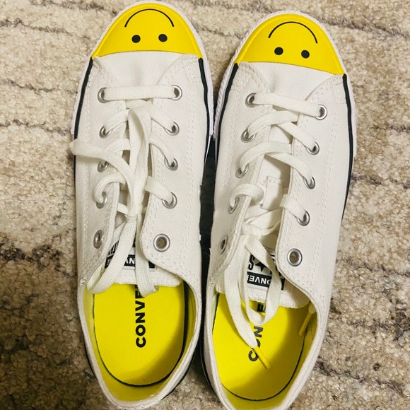 Converse Shoes - Converse smiley sneakers
